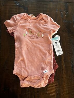 Gerber Mauve Rose Short-Sleeve Baby One-Piece Bodysuit